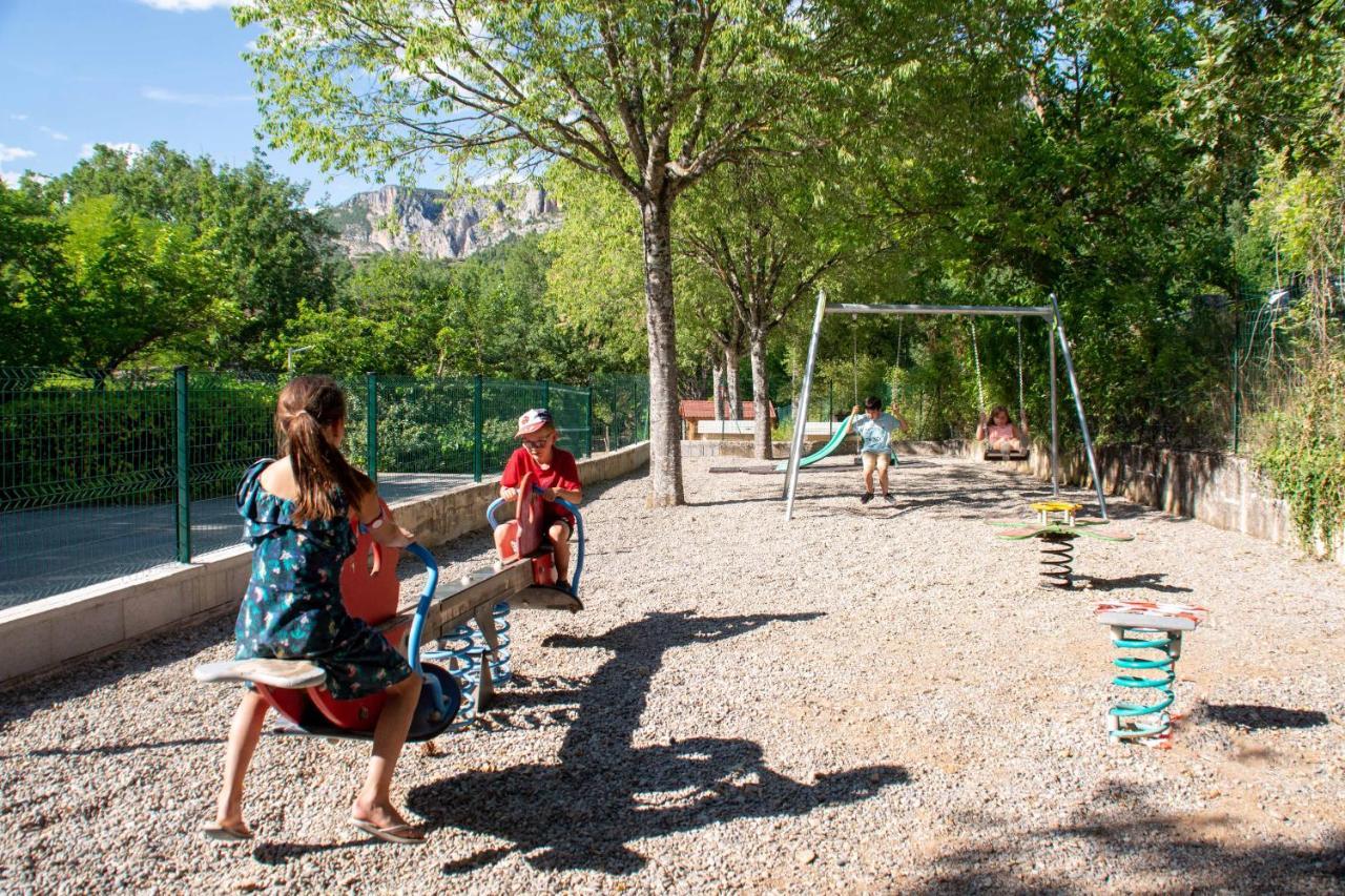 Camping Le Saint Clair Moustiers-Sainte-Marie Exterior foto