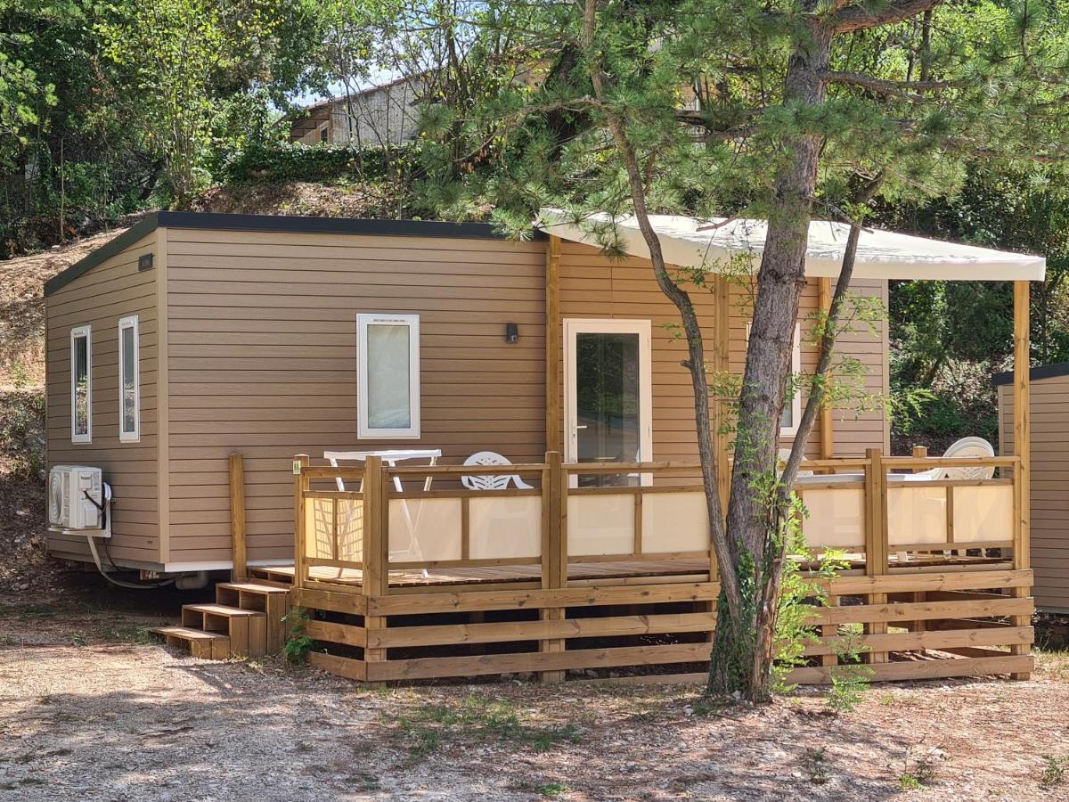 Camping Le Saint Clair Moustiers-Sainte-Marie Exterior foto