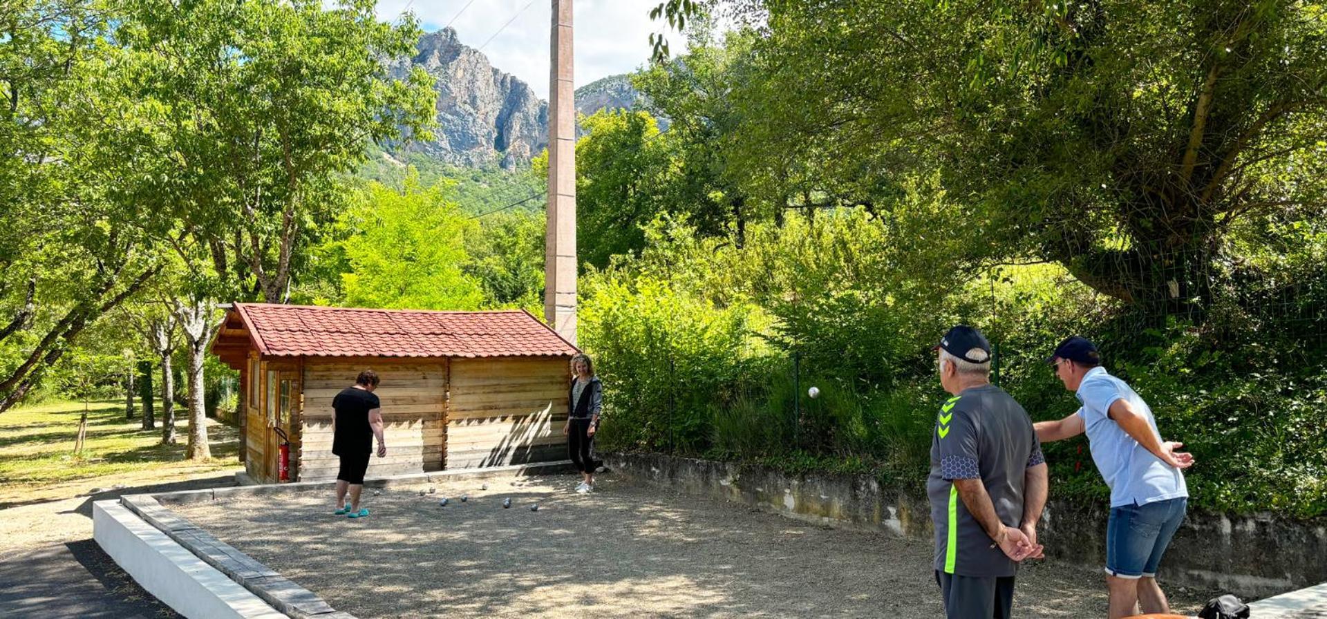 Camping Le Saint Clair Moustiers-Sainte-Marie Exterior foto
